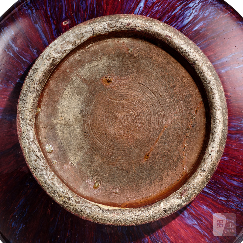 A large flambé-glazed bottle vase, Qing dynasty, 19th century | 清十九世紀 窰變釉長頸膽瓶 - 图3